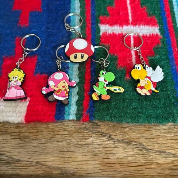 ♥️ NEW Mario Brothers Key Chains Bundle of 5 - Picture 1 of 5